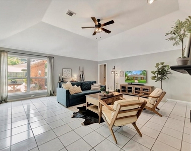 15402 Willow Shores Drive - Photo Thumbnail 9