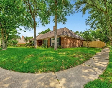 15402 Willow Shores Drive - Photo Thumbnail 2