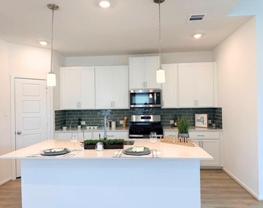 16238 Parish Pointe - Photo Thumbnail 19
