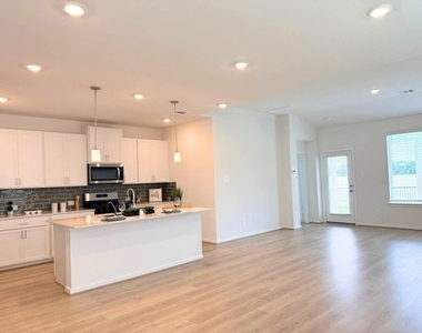 16238 Parish Pointe - Photo Thumbnail 13