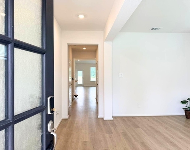 16238 Parish Pointe - Photo Thumbnail 6