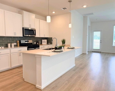 16238 Parish Pointe - Photo Thumbnail 18