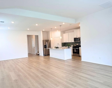 16238 Parish Pointe - Photo Thumbnail 12