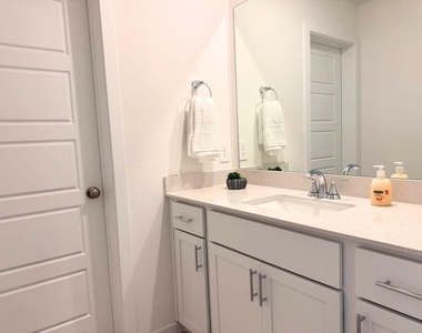 16238 Parish Pointe - Photo Thumbnail 33