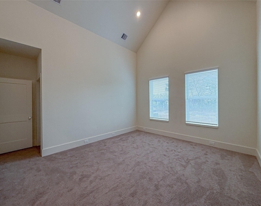 881 Rachel Street - Photo Thumbnail 11