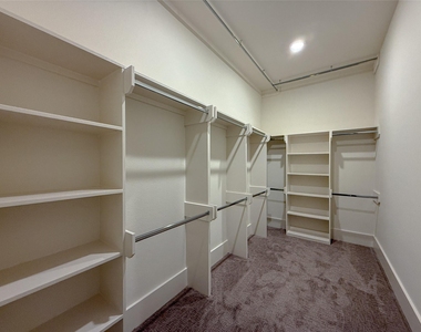 881 Rachel Street - Photo Thumbnail 15