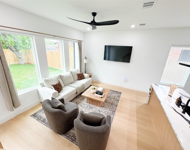 3920 Aledo Street - Photo Thumbnail 1