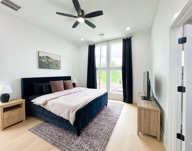3920 Aledo Street - Photo Thumbnail 8