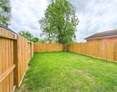 3920 Aledo Street - Photo Thumbnail 16