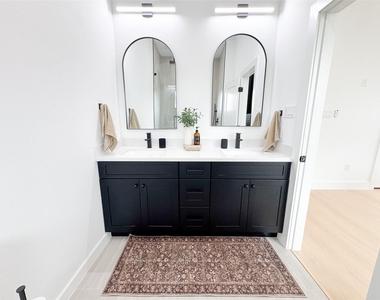 3920 Aledo Street - Photo Thumbnail 9