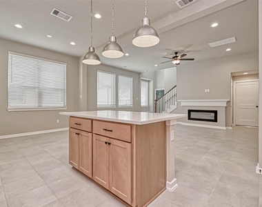 515 Longleaf Pine Drive - Photo Thumbnail 6
