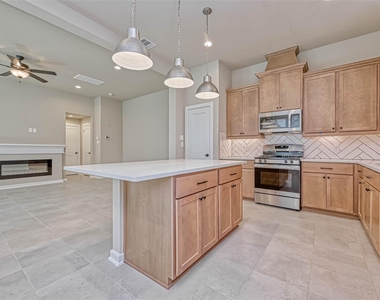 515 Longleaf Pine Drive - Photo Thumbnail 5