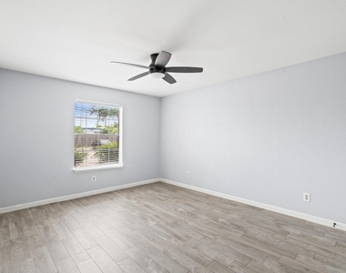 14600 Fonmeadow Drive - Photo Thumbnail 14