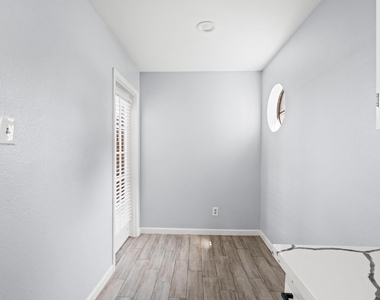 14600 Fonmeadow Drive - Photo Thumbnail 15