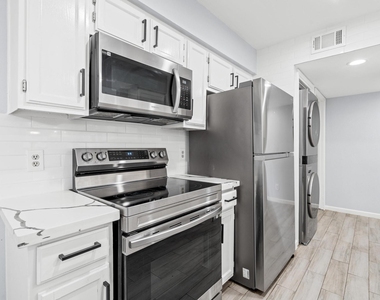 14600 Fonmeadow Drive - Photo Thumbnail 3