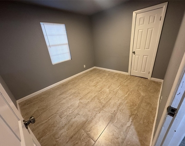 4933 Alvin Street - Photo Thumbnail 4