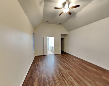 814 Spring Source Place - Photo Thumbnail 11
