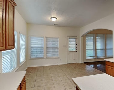 814 Spring Source Place - Photo Thumbnail 2