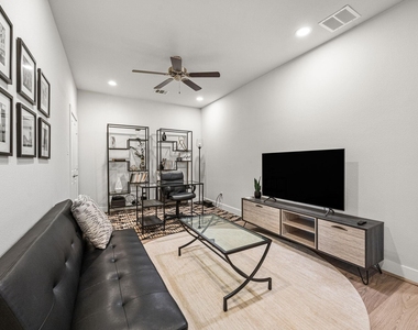 8817 Hollister Pine Court - Photo Thumbnail 21