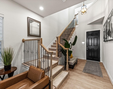 8817 Hollister Pine Court - Photo Thumbnail 4