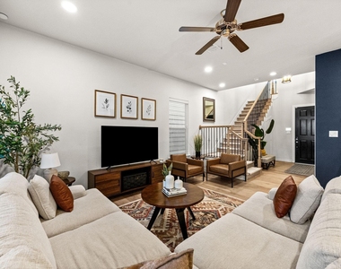 8817 Hollister Pine Court - Photo Thumbnail 6