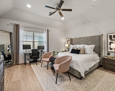 8817 Hollister Pine Court - Photo Thumbnail 16