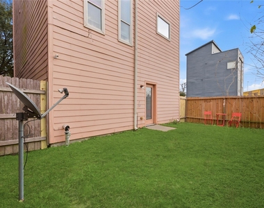 408 Eichwurzel Lane - Photo Thumbnail 43