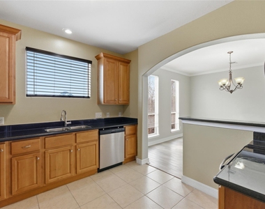 408 Eichwurzel Lane - Photo Thumbnail 18