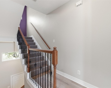 408 Eichwurzel Lane - Photo Thumbnail 16