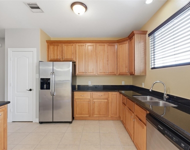 408 Eichwurzel Lane - Photo Thumbnail 19