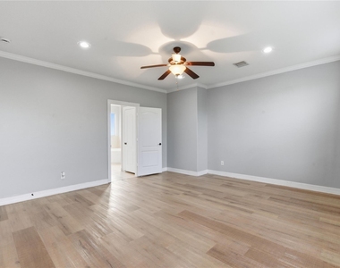 408 Eichwurzel Lane - Photo Thumbnail 30