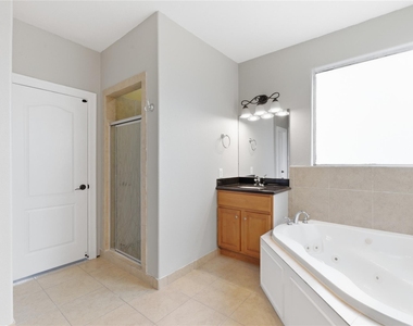 408 Eichwurzel Lane - Photo Thumbnail 31