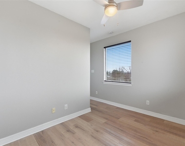 408 Eichwurzel Lane - Photo Thumbnail 36