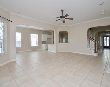 7218 Spring Run Lane - Photo Thumbnail 10