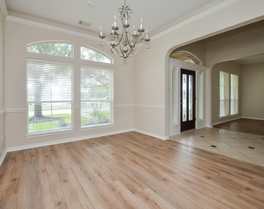 7218 Spring Run Lane - Photo Thumbnail 8