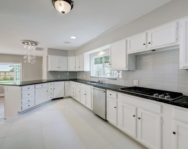 3605 Plumb Street - Photo Thumbnail 8