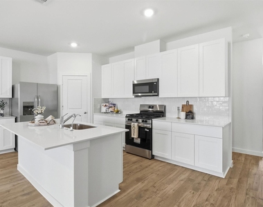 3538 Adelie Lane - Photo Thumbnail 4