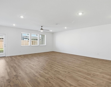 3538 Adelie Lane - Photo Thumbnail 10