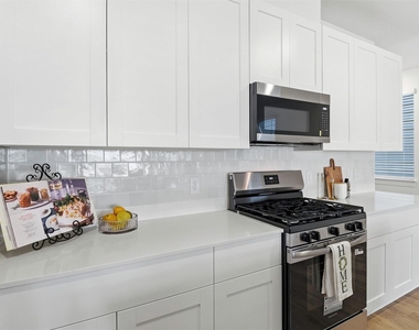 3538 Adelie Lane - Photo Thumbnail 7