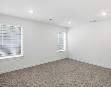 3538 Adelie Lane - Photo Thumbnail 16