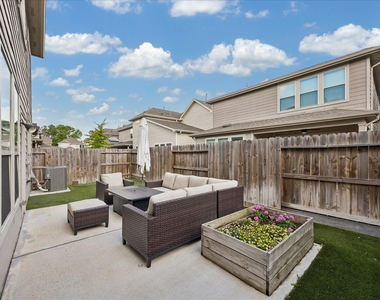 4026 Delta Rose Street - Photo Thumbnail 31
