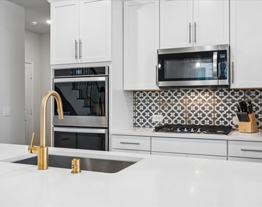 4026 Delta Rose Street - Photo Thumbnail 14