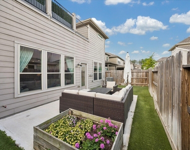 4026 Delta Rose Street - Photo Thumbnail 32