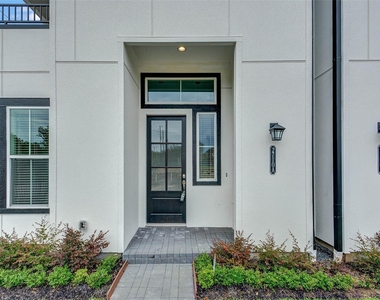 2710 Grand Fountains Drive - Photo Thumbnail 7