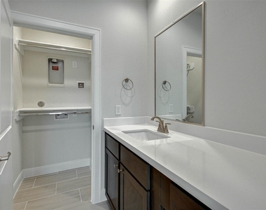 2710 Grand Fountains Drive - Photo Thumbnail 4