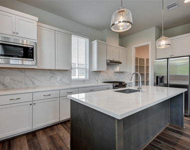 2710 Grand Fountains Drive - Photo Thumbnail 21