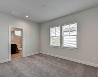 2710 Grand Fountains Drive - Photo Thumbnail 8