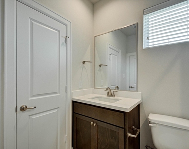 2710 Grand Fountains Drive - Photo Thumbnail 10