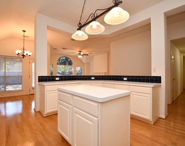 1215 Wood Haven Court - Photo Thumbnail 14