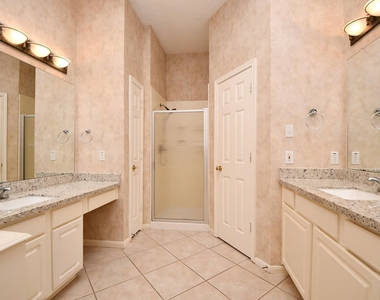 1215 Wood Haven Court - Photo Thumbnail 10